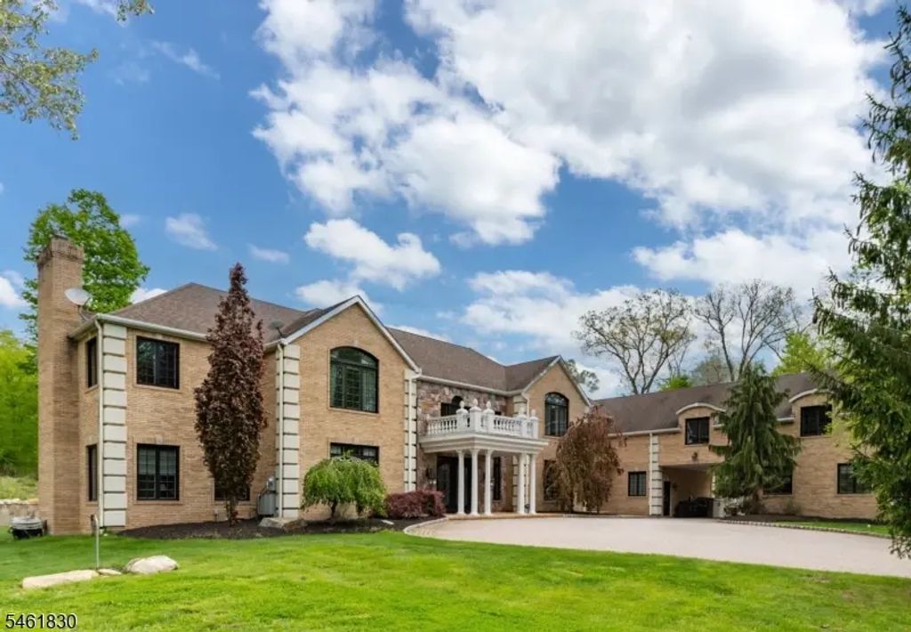 305 Green Rd, Sparta Twp.