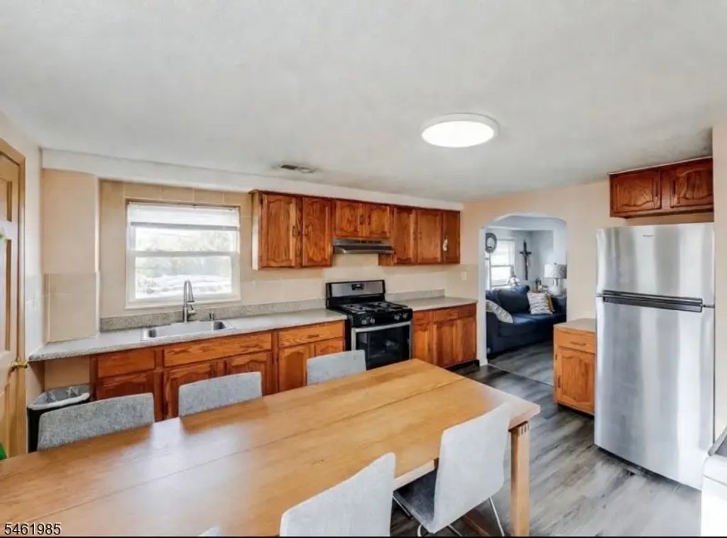 327 Stover Ave, North Arlington Boro