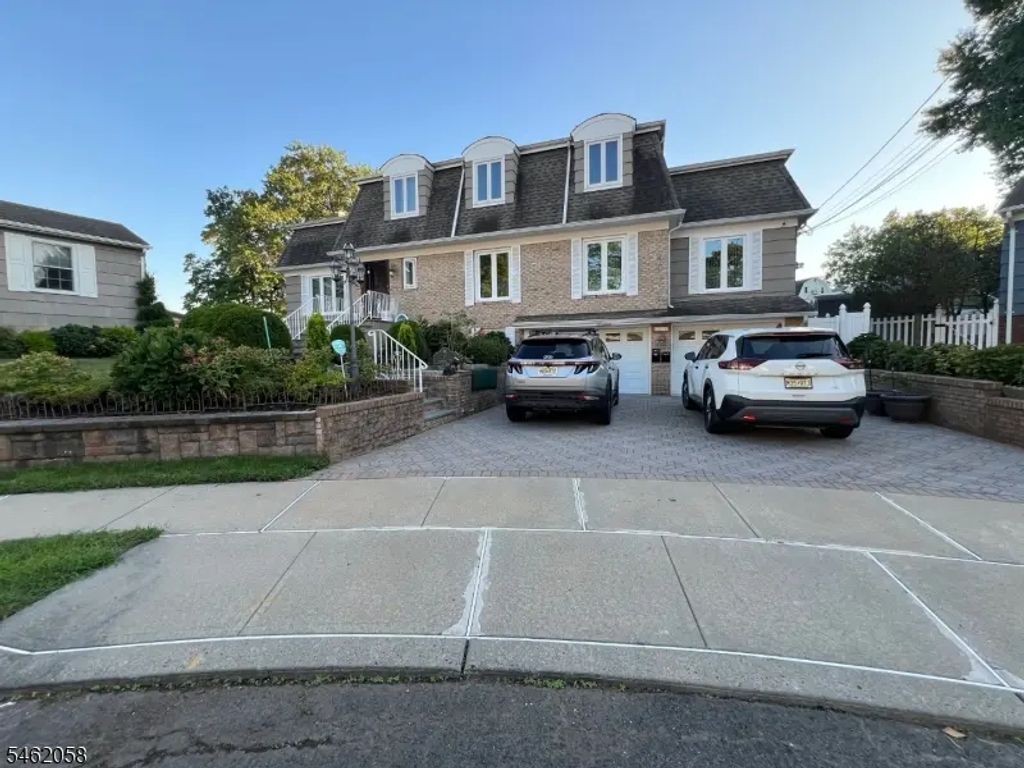17 Andrew Ct, Bloomfield Twp.