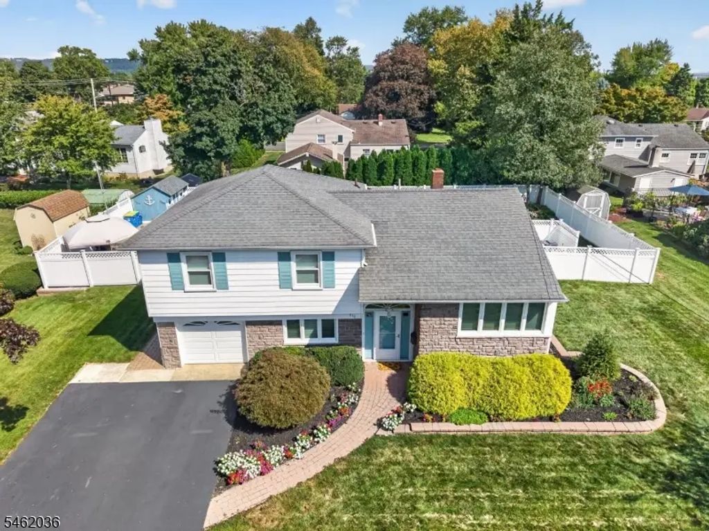 810 Lynwood Street, Raritan Boro