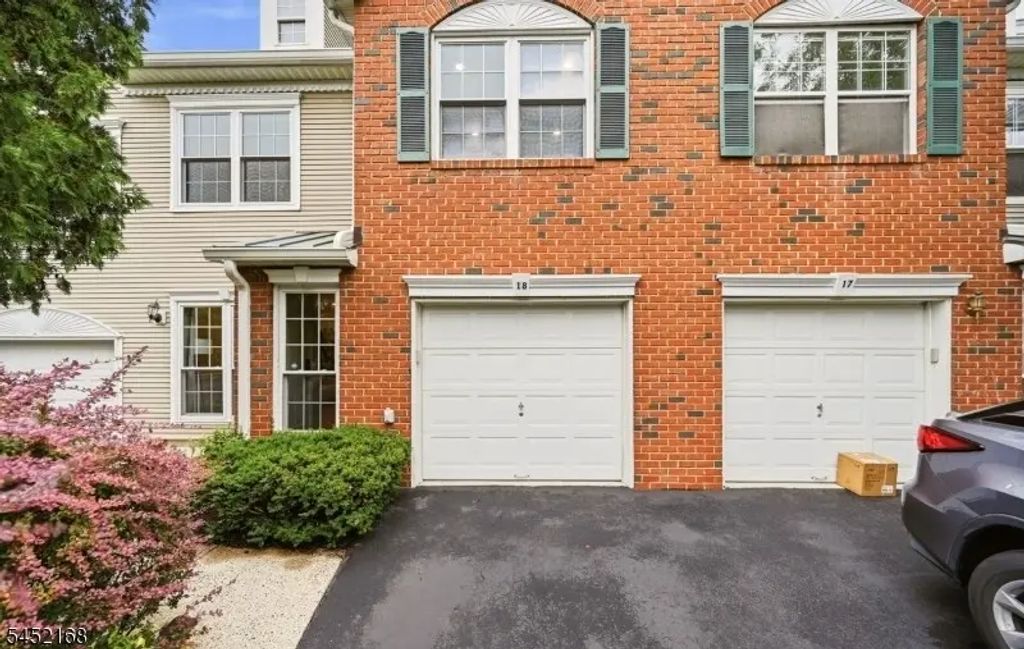 18 Clark Ct, Bernards Twp.