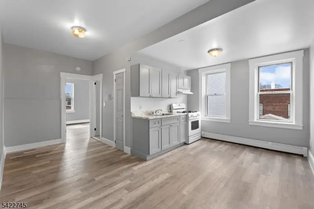 101 Burgess Pl, Passaic City