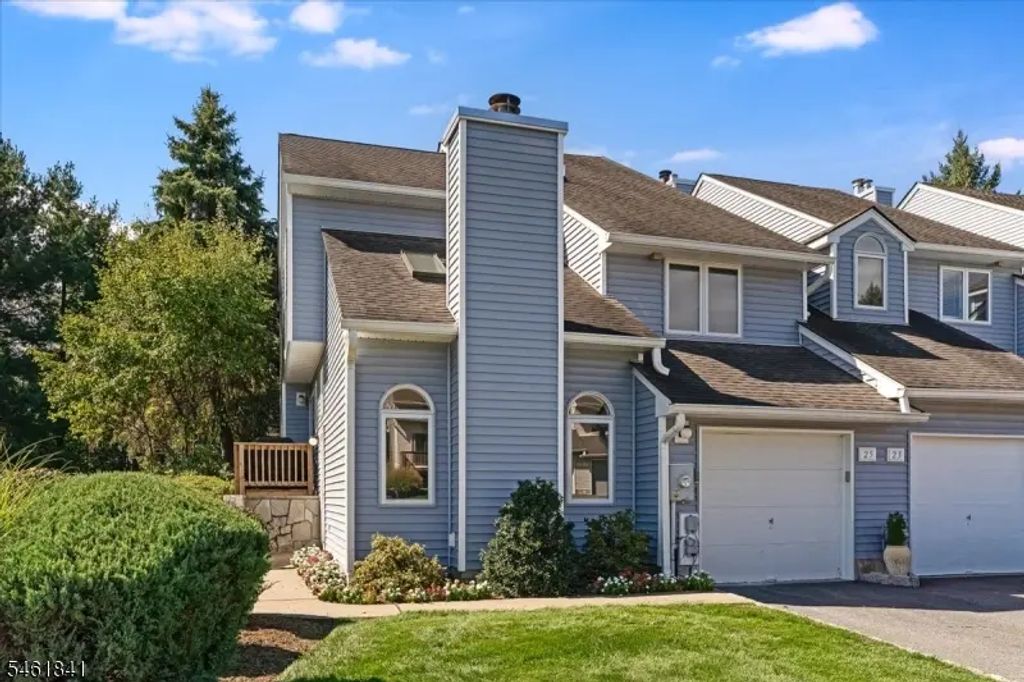 25 Knutsen Dr, West Orange Twp.
