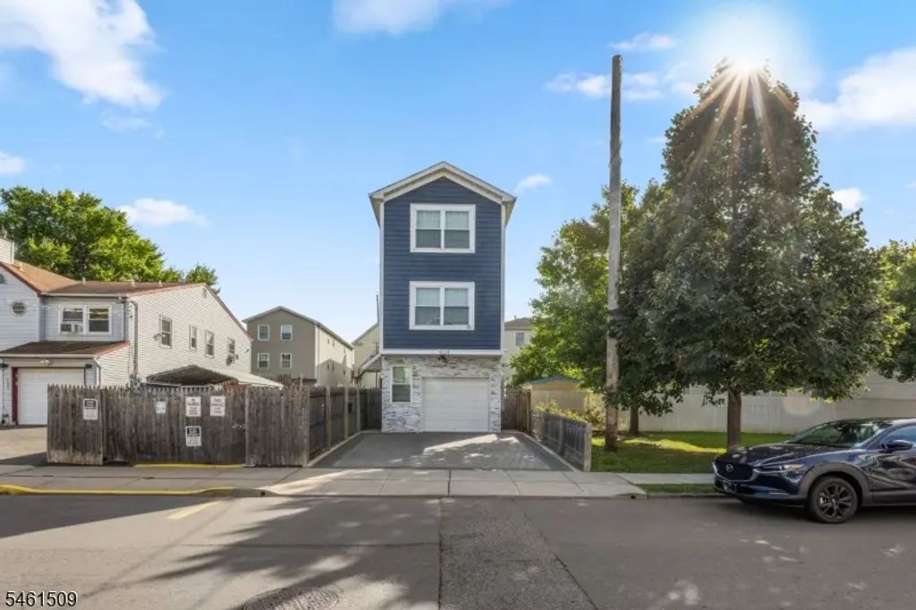 1034 William St, Elizabeth City