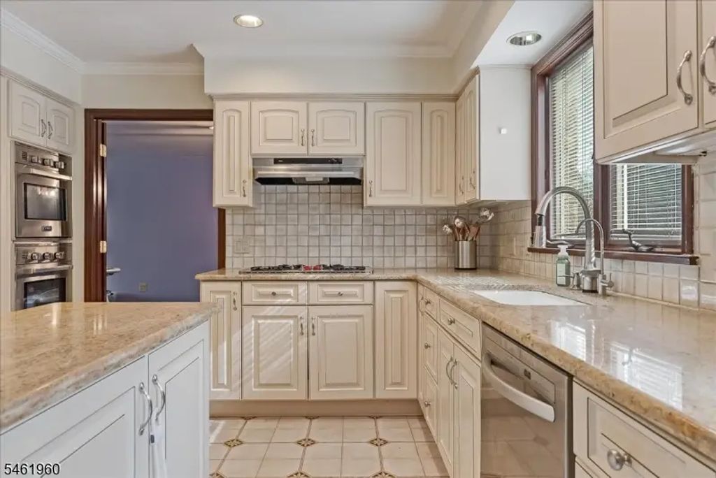 37 Jani Ct, Clifton City