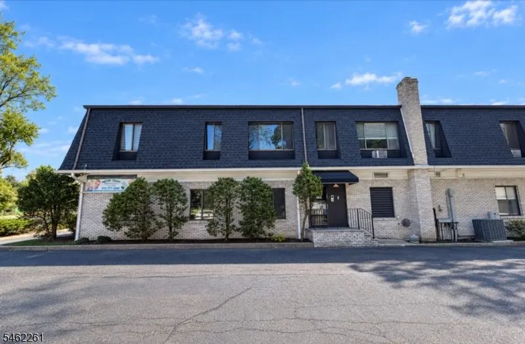 727 Joralemon St, Belleville Twp.