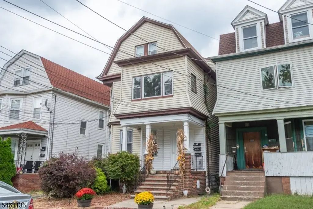 40 Olive St, Bloomfield Twp.