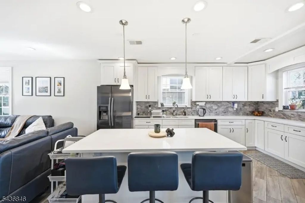 538 W Broad St, Westfield Town
