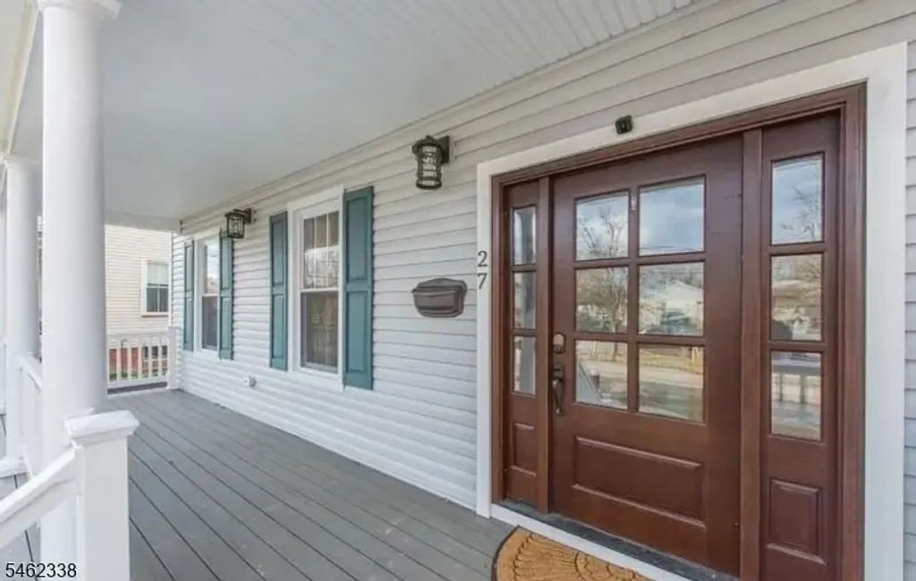 27 Center St, Chatham Boro