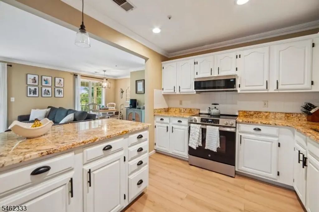 275 Potomac Dr, Bernards Twp.