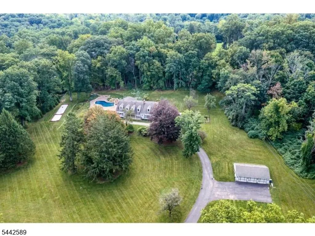 41 Washington Corner Rd, Bernardsville Boro