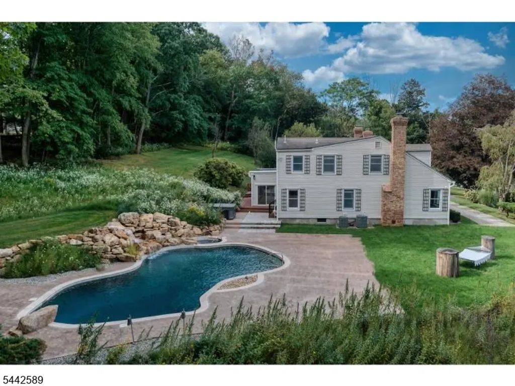 41 Washington Corner Rd, Bernardsville Boro