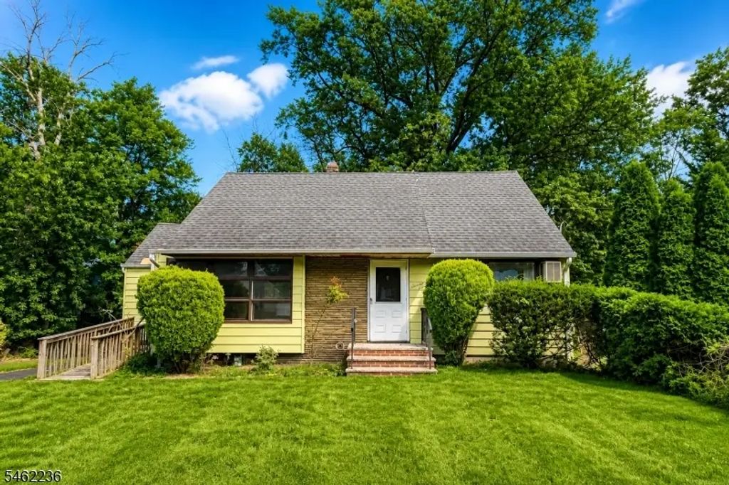 77 Independence Dr, Roselle Boro
