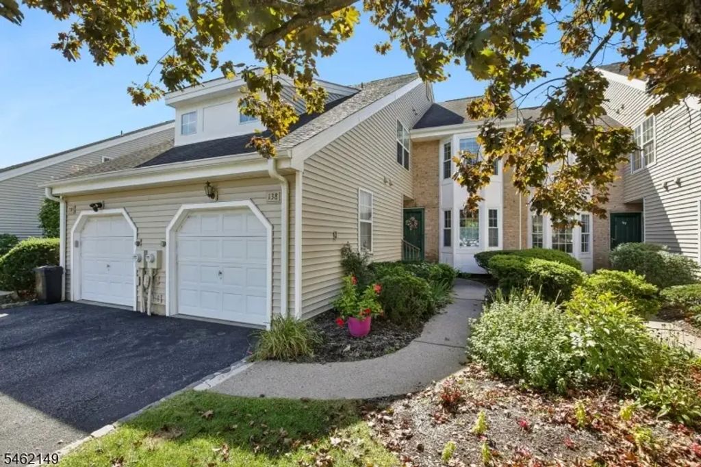 138 Leonardo Dr, West Orange Twp.