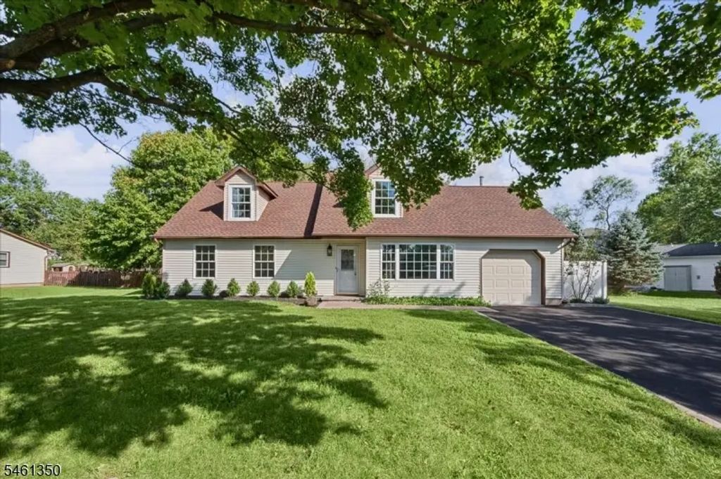 17 Londonderry Dr, Raritan Twp.