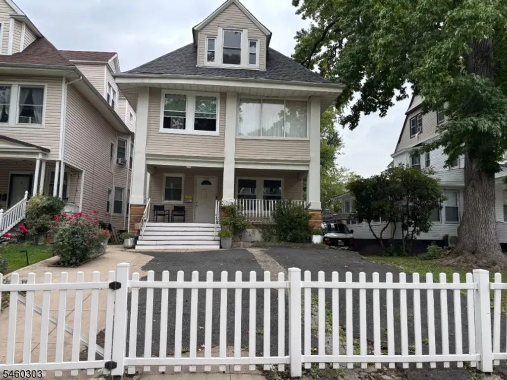 54 Chestnut St, East Orange City
