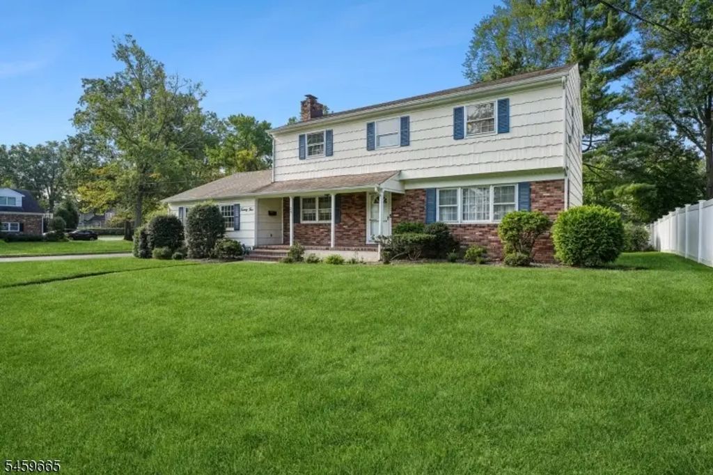 25 Manchester Drive, Westfield Town