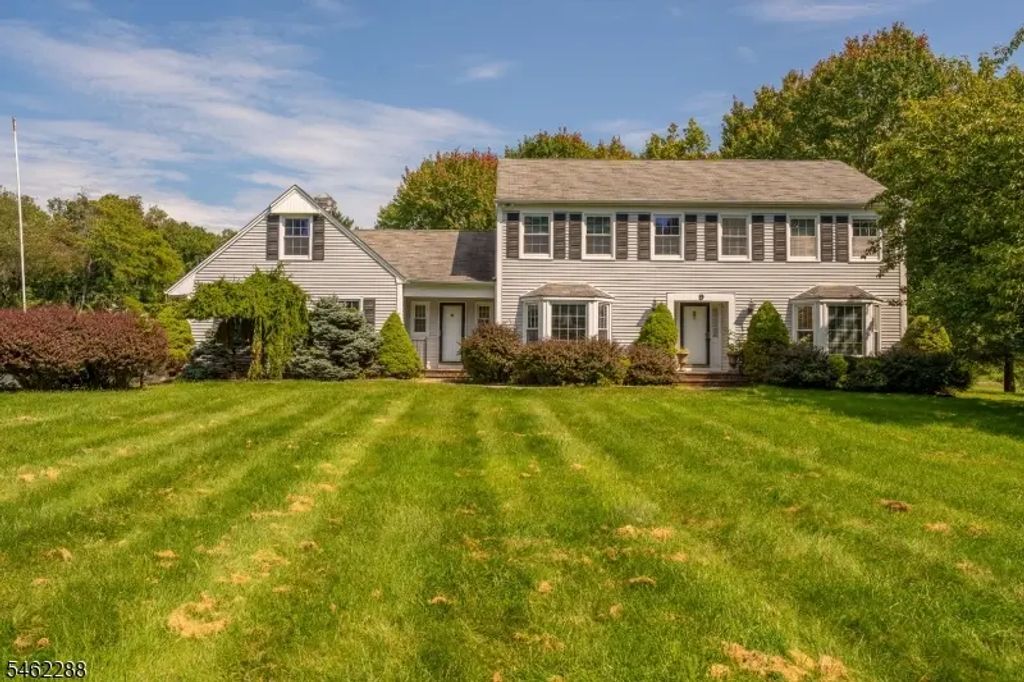 9 Sierra Dr, Washington Twp.