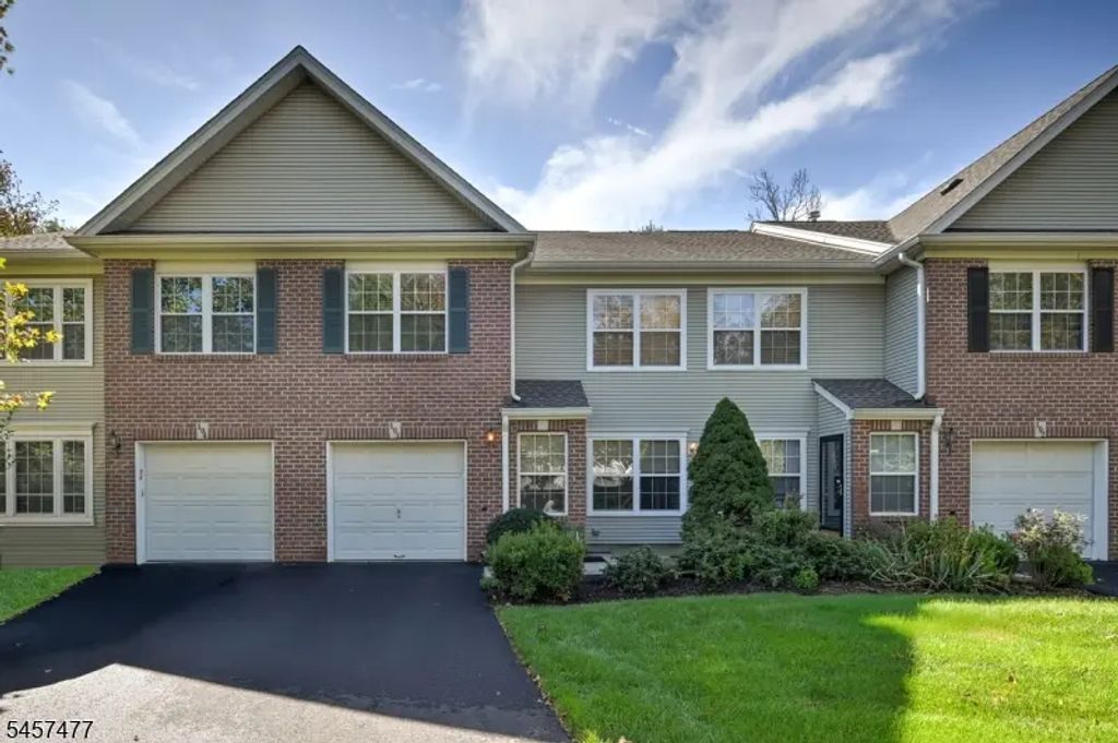 103 Cricket Hill Cir, South Brunswick Twp.