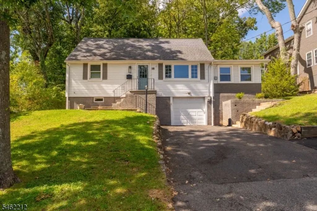 18 Lorelei Rd, West Orange Twp.