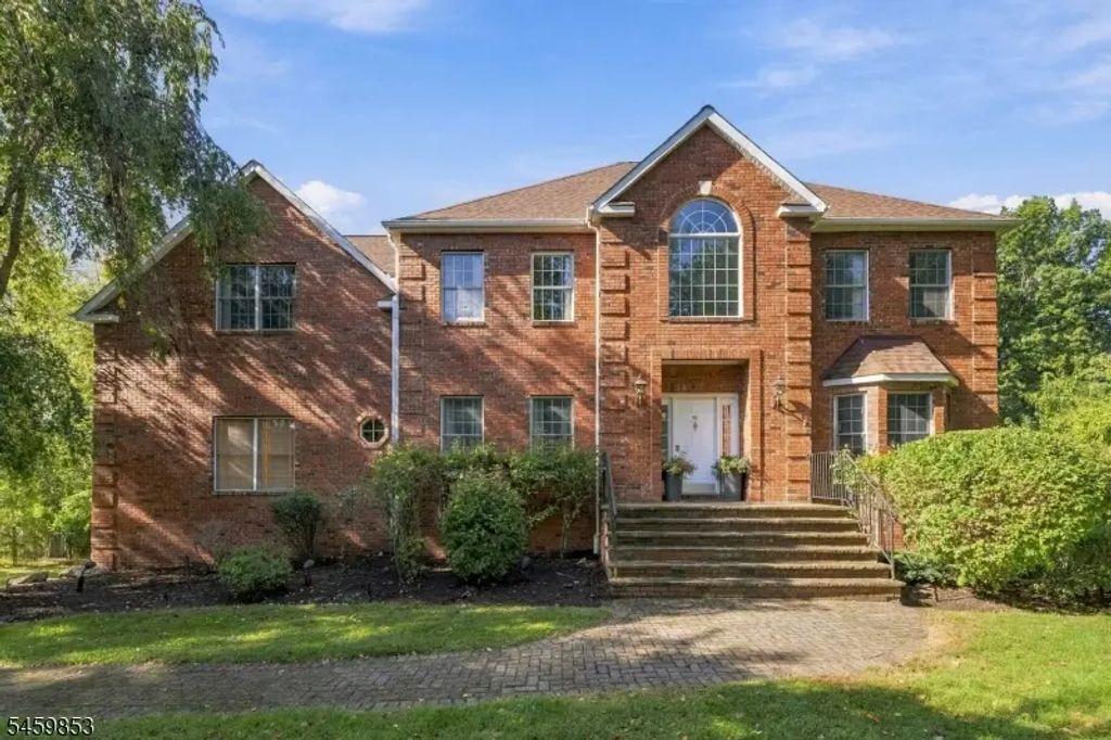 20 Crestview Ln, Sparta Twp.