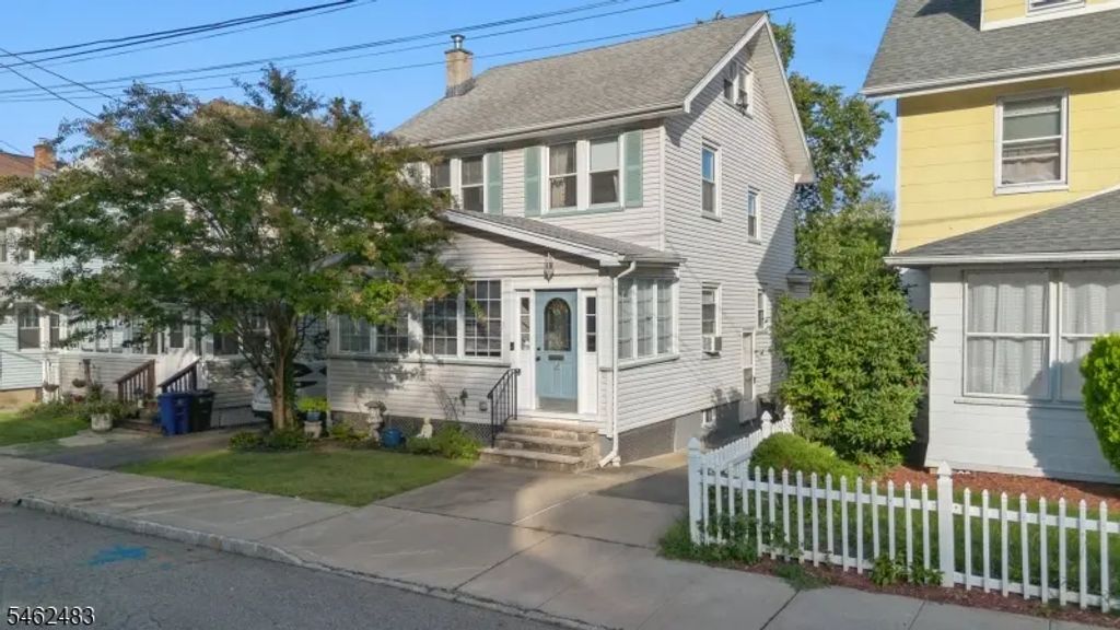 4 Park Dr, West Orange Twp.