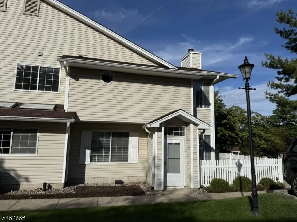 79 Academy Court Ondo, Bedminster Twp.