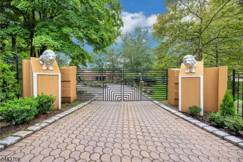 16 Schaffer Rd, Alpine Boro