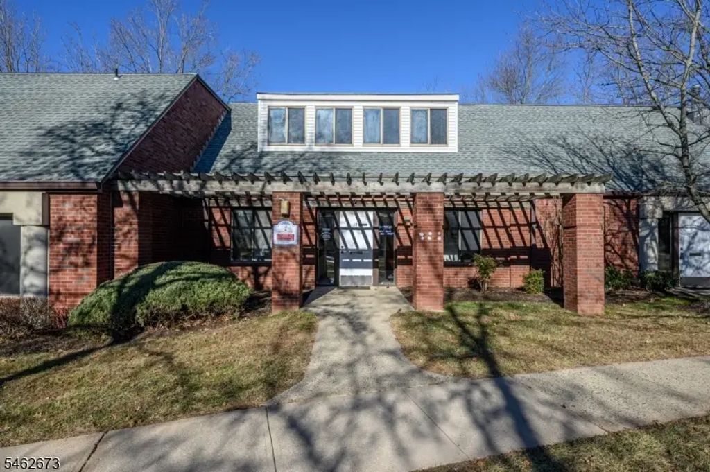 178 Tamarack Cir, Montgomery Twp.