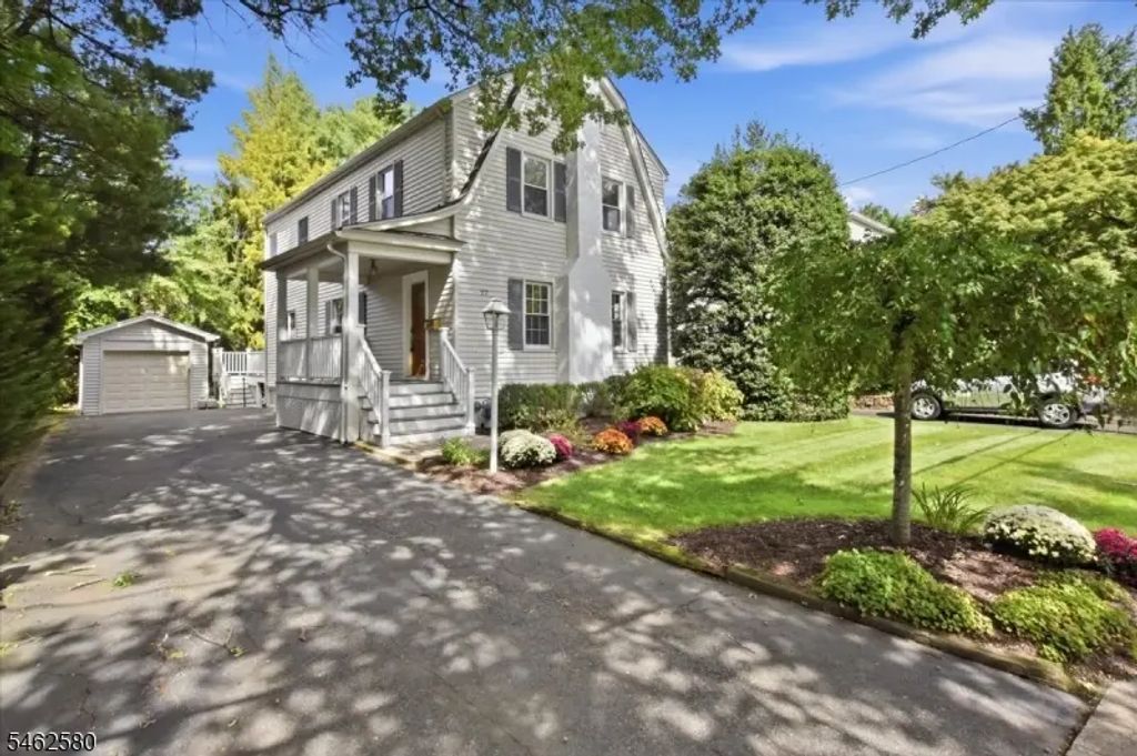 77 Meadowbrook Rd, Millburn Twp.