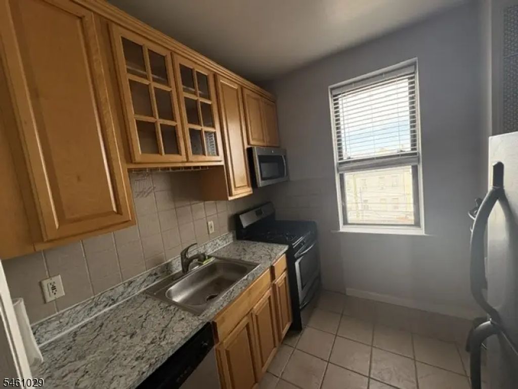 680 Kennedy Blvd, Bayonne City