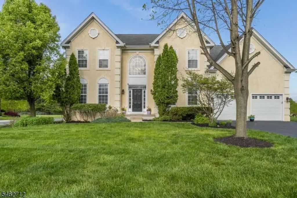 81 Crestview Dr, Clinton Twp.