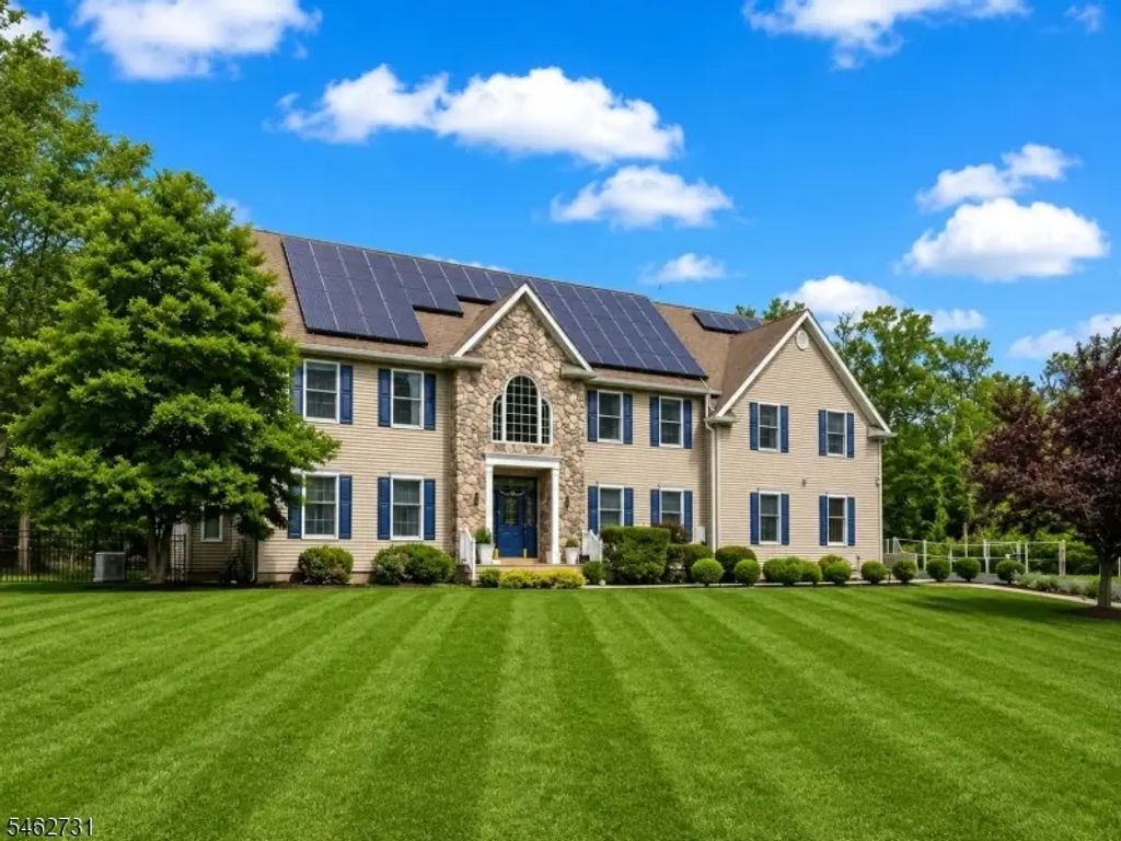 164 E Mountain Rd, Hillsborough Twp.