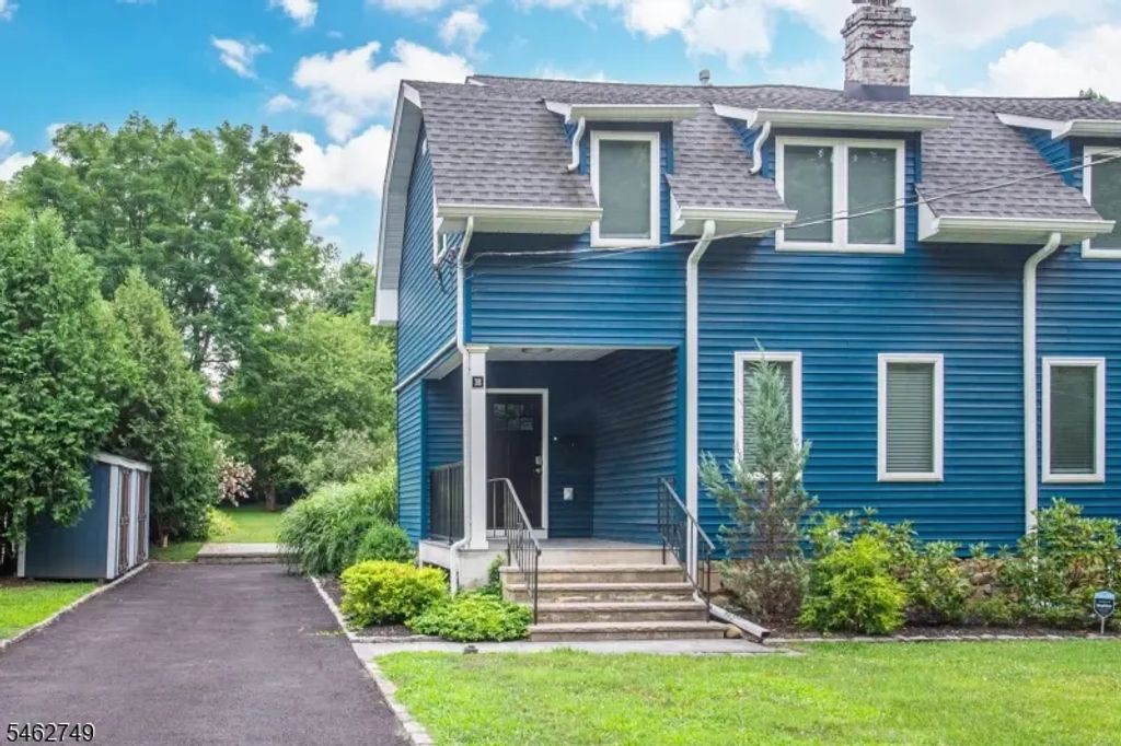 38 Buttonwood Rd, Essex Fells Twp.
