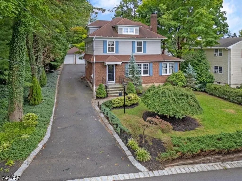 12 Bernards Ave, Bernardsville Boro