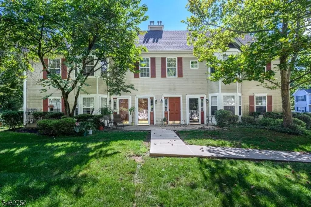 60 Waugh Ct, Bridgewater Twp.
