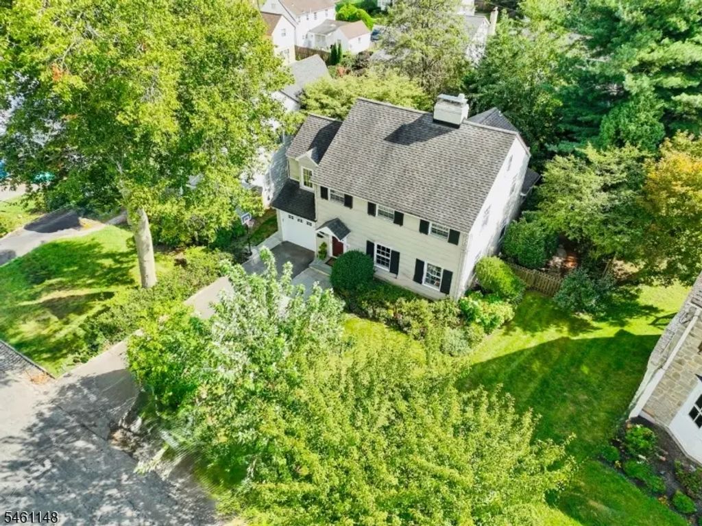 60 Wellington Avenue, Millburn Twp.