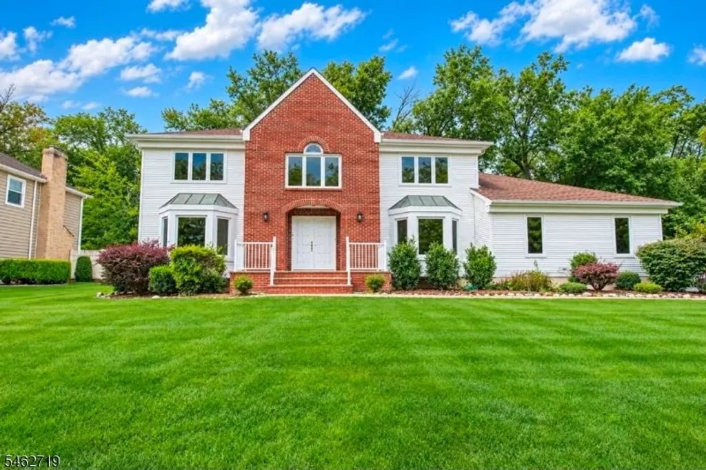 34 Silver Spring Ct, East Hanover Twp.