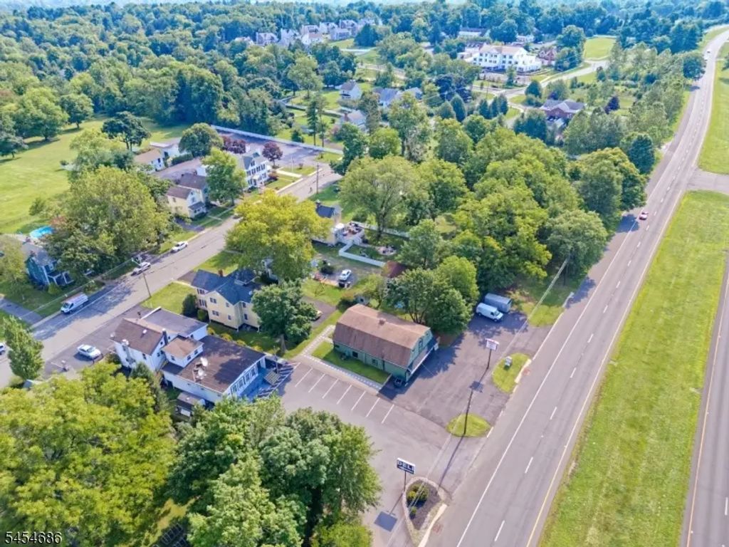 98 Old Highway 28, Readington Twp.