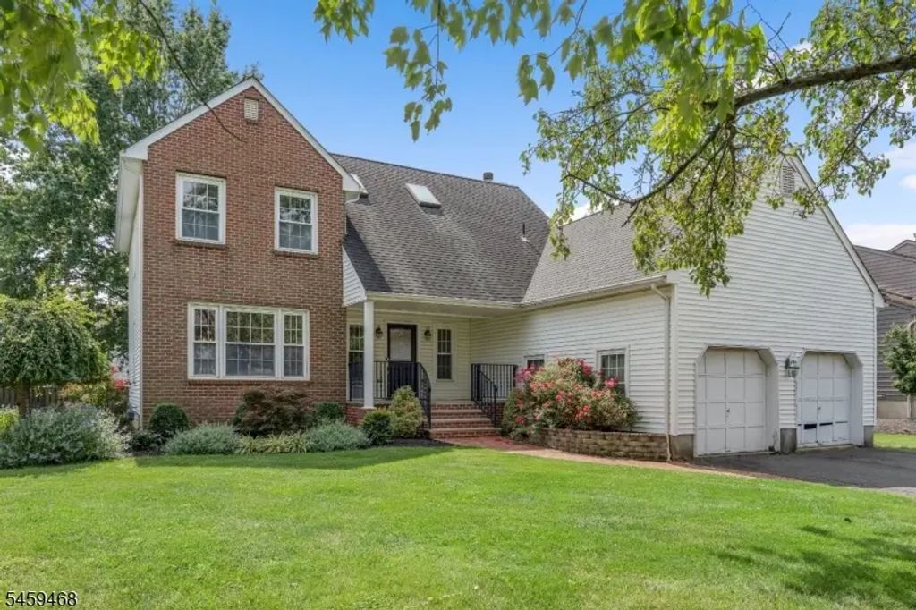 806 Ten Eyck Ct, Hillsborough Twp.