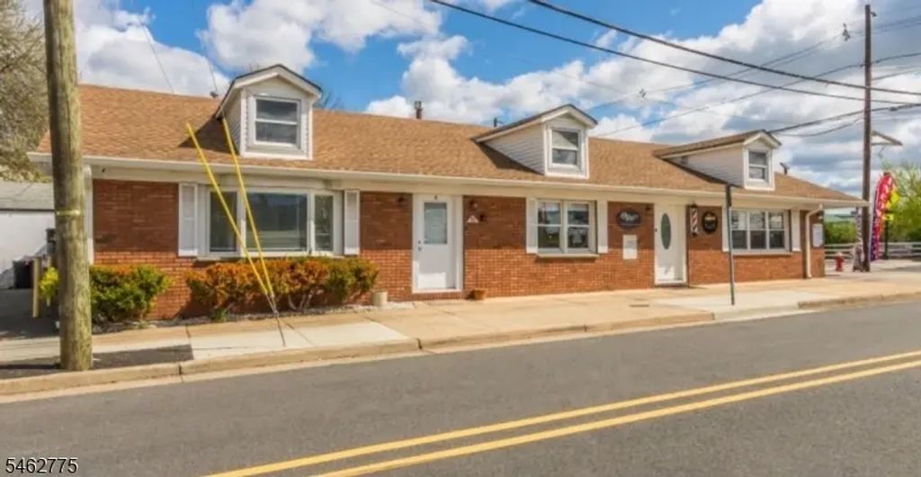 301 N Main, Manville Boro