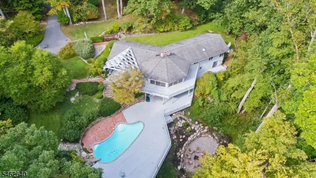 107 Mohican Rd, Blairstown Twp.