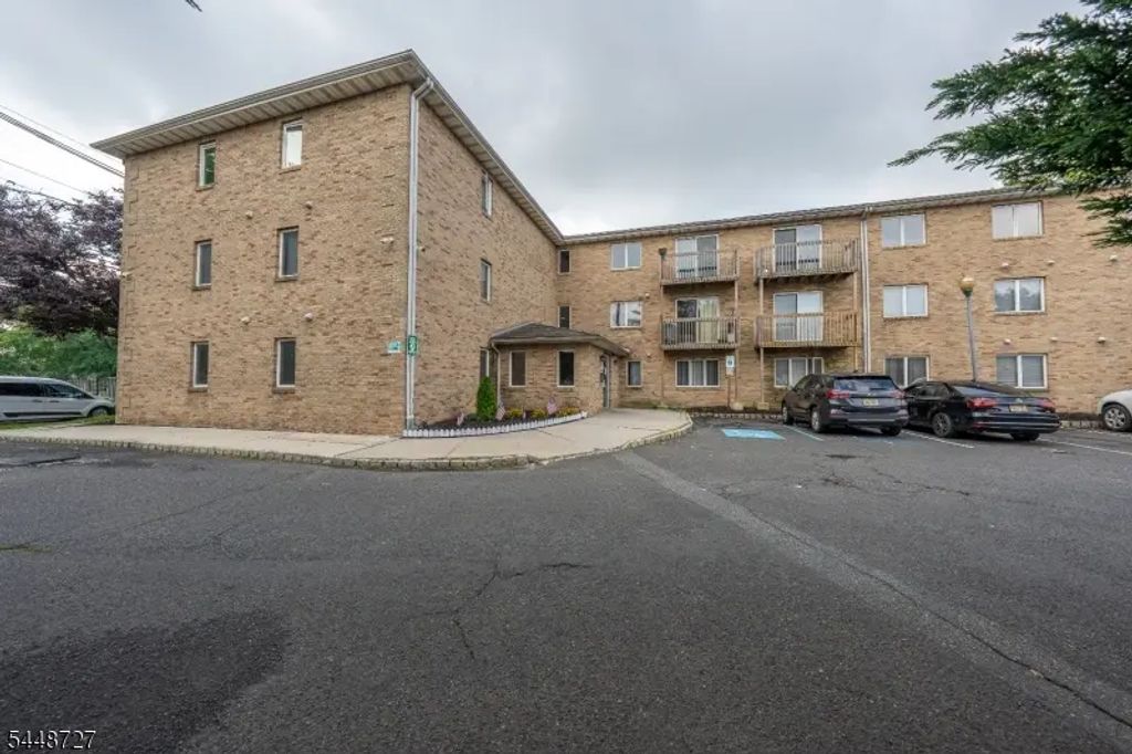 1250 N Broad St, Hillside Twp.
