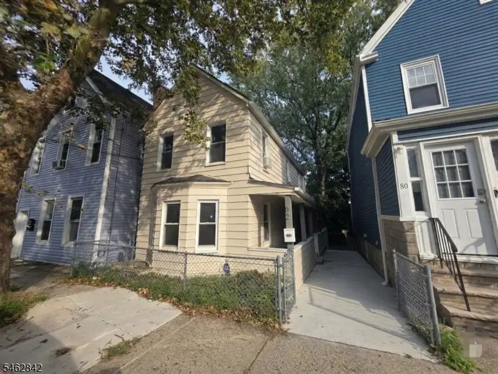82 Palm St, Newark City
