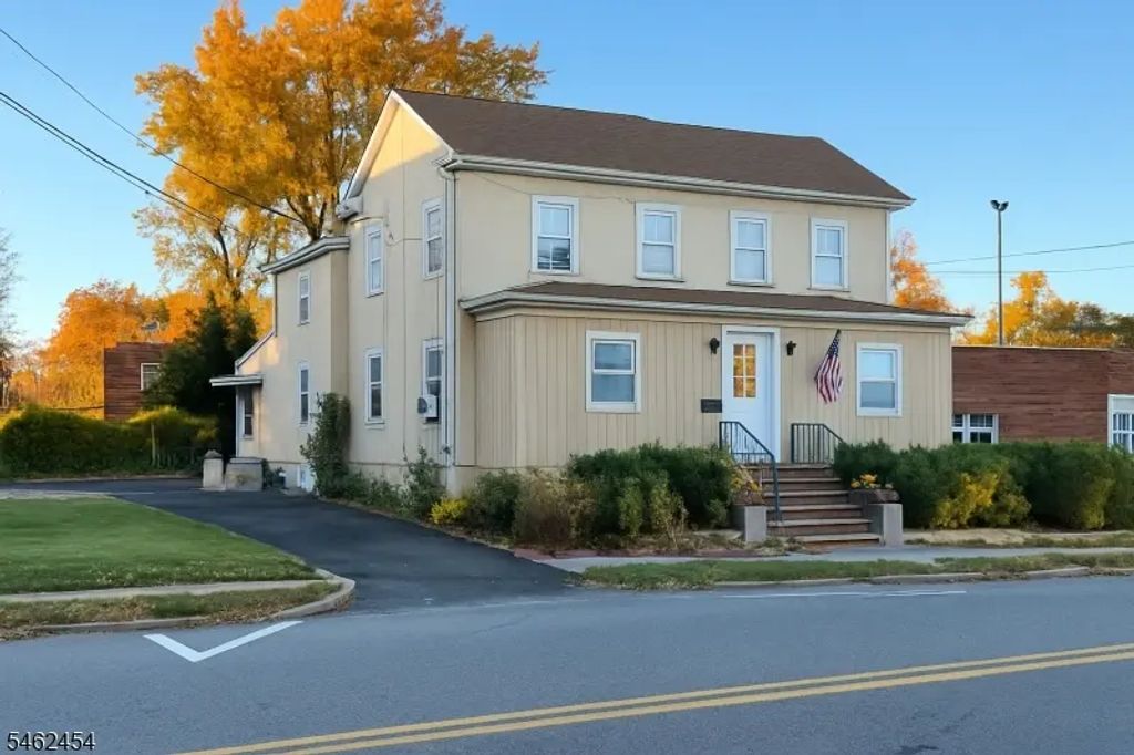 39 N. Passaic Ave, Chatham Boro