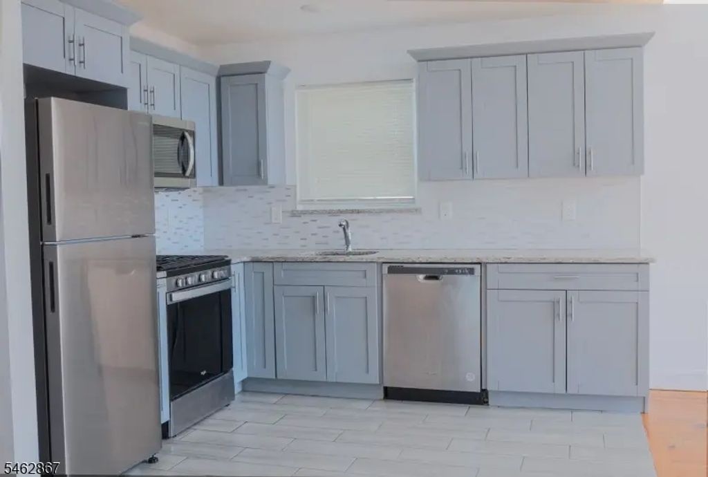 83 Stuyvesant Ave, Newark City