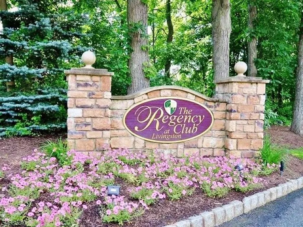 505 Regal Blvd, Livingston Twp.