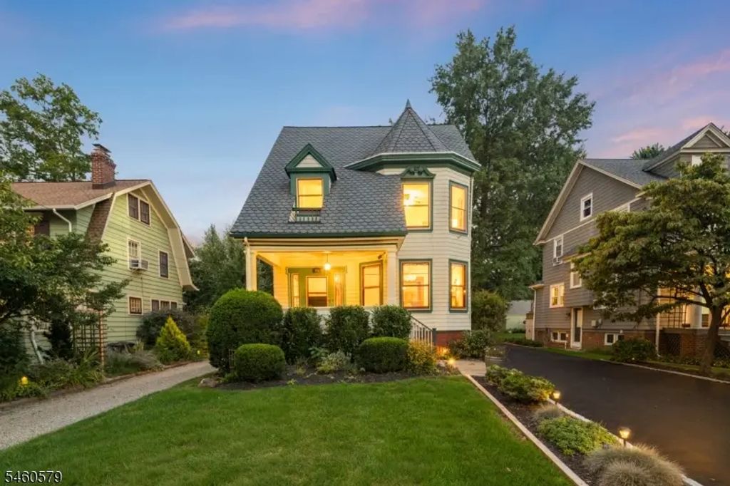674 Prospect St, Maplewood Twp.