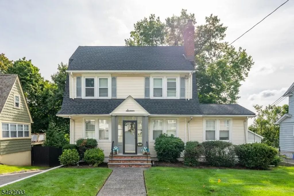 16 Eagle Ter, West Orange Twp.