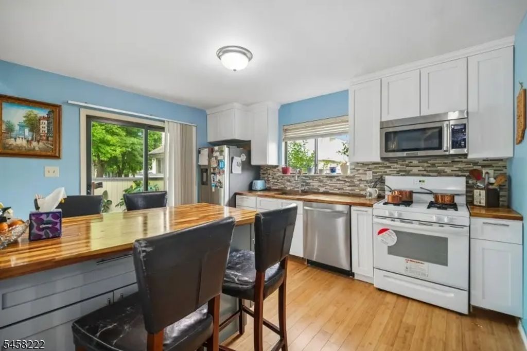 177 Locust Ln Ondo, Bernards Twp.
